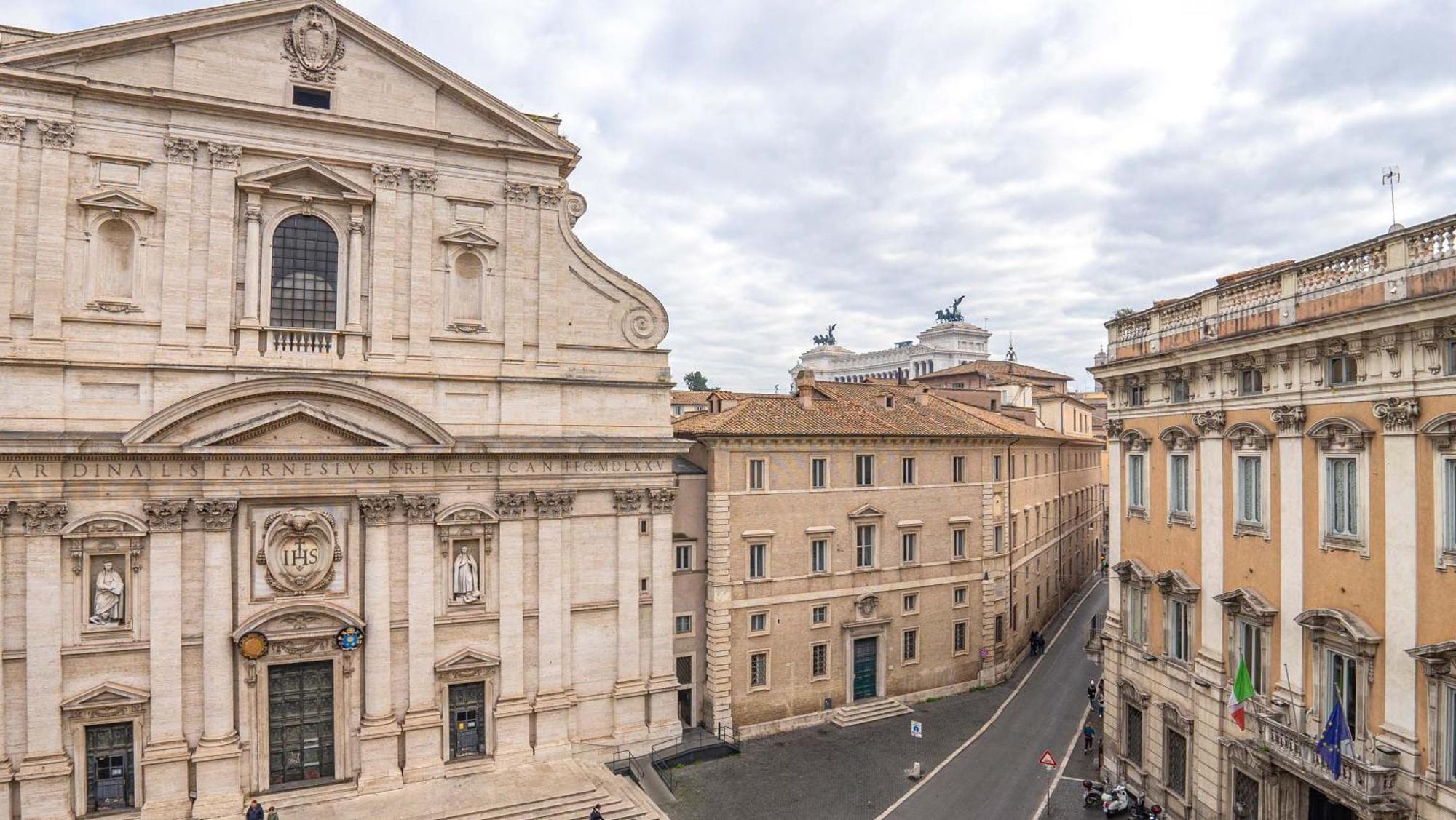 Piazza Venezia Charming Apartments With View ローマ エクステリア 写真